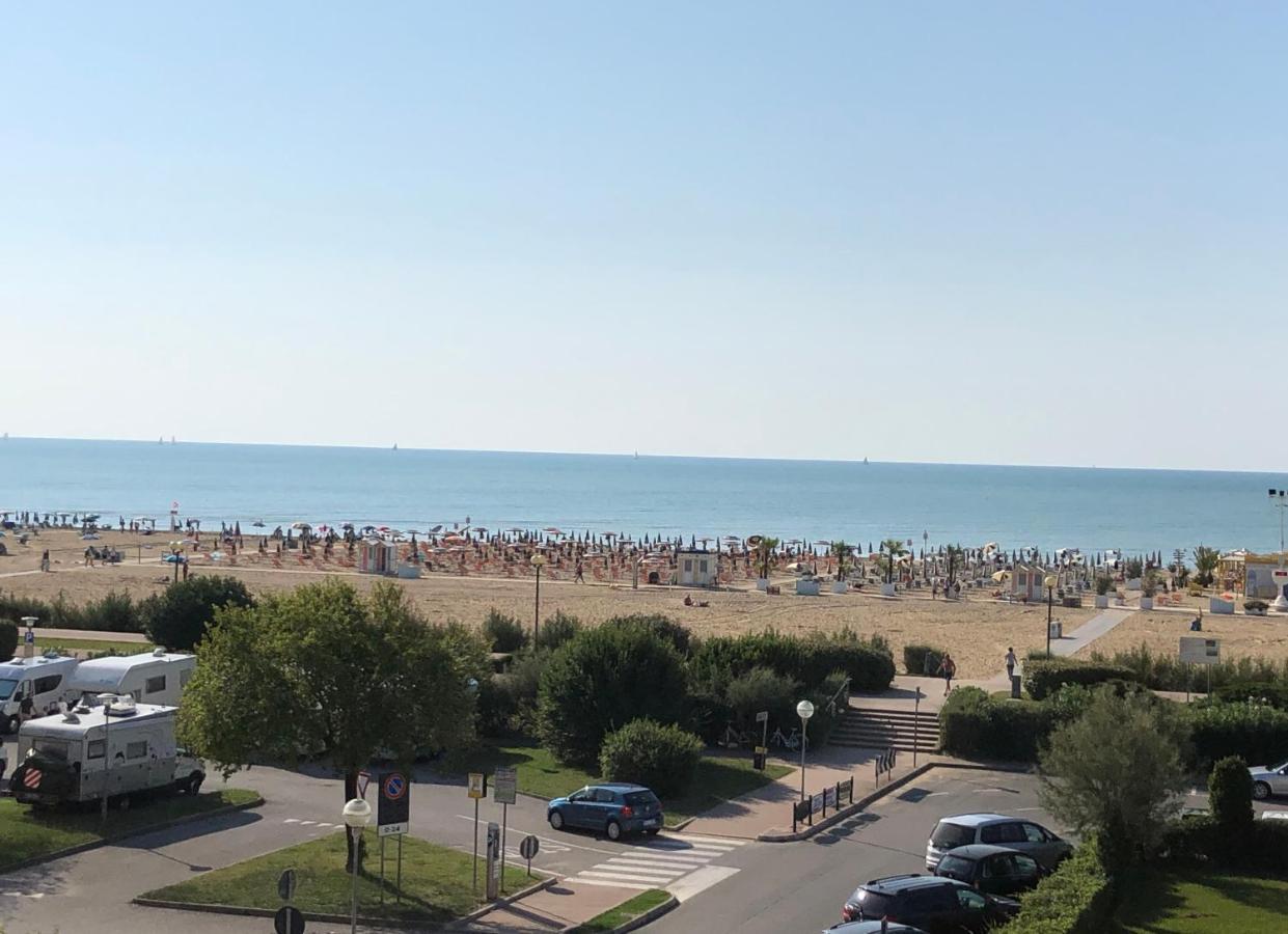 Corso - Appartamenti Bibione Bagian luar foto