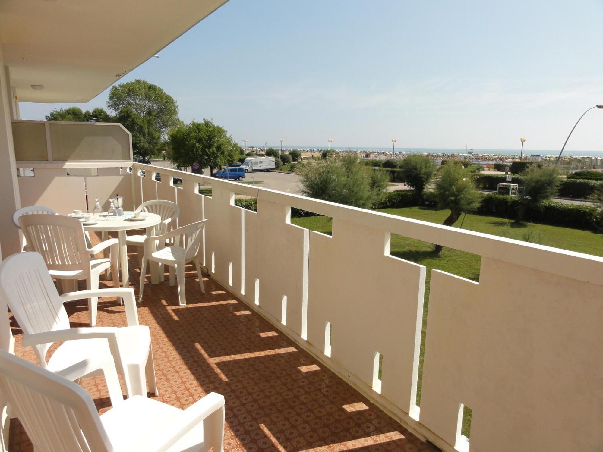 Corso - Appartamenti Bibione Bagian luar foto
